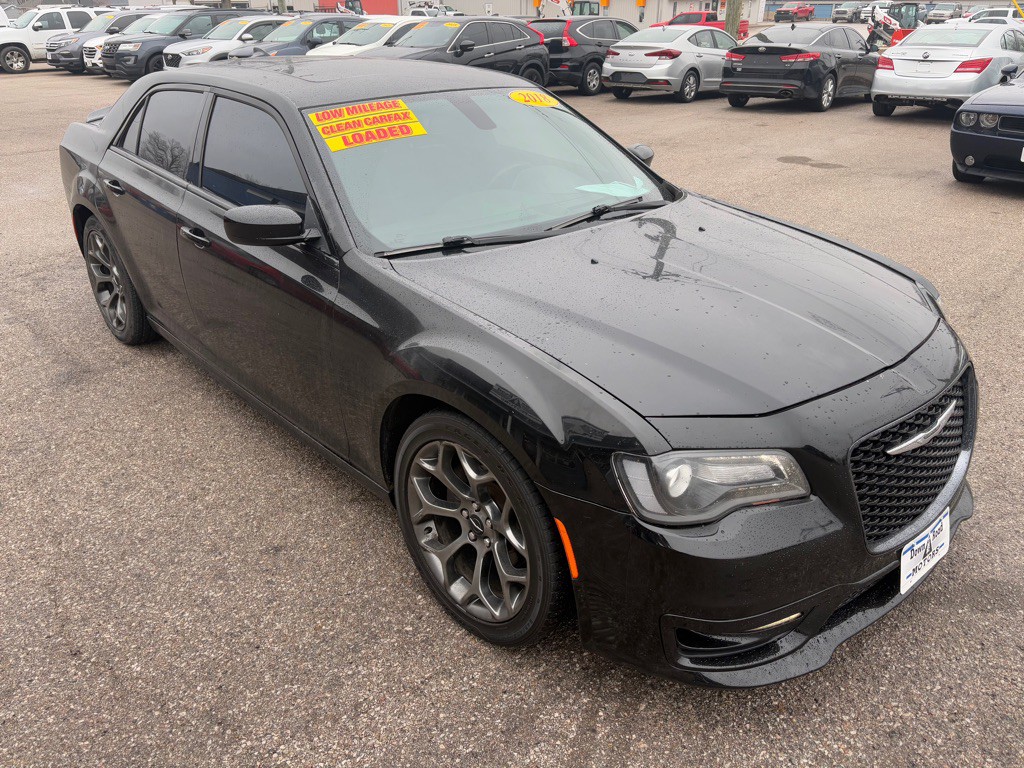 2018 Chrysler 300 Image 1