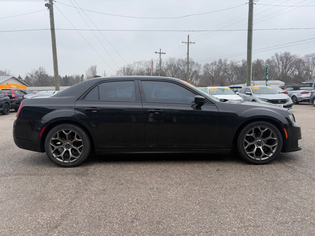 2018 Chrysler 300 Image 3
