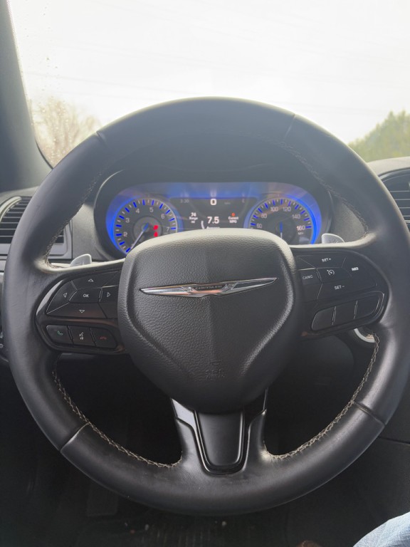 2018 Chrysler 300 Image 18