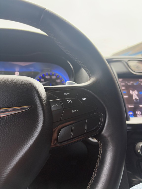 2018 Chrysler 300 Image 19