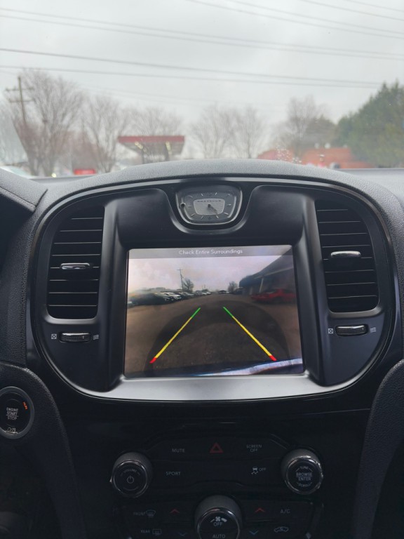 2018 Chrysler 300 Image 23