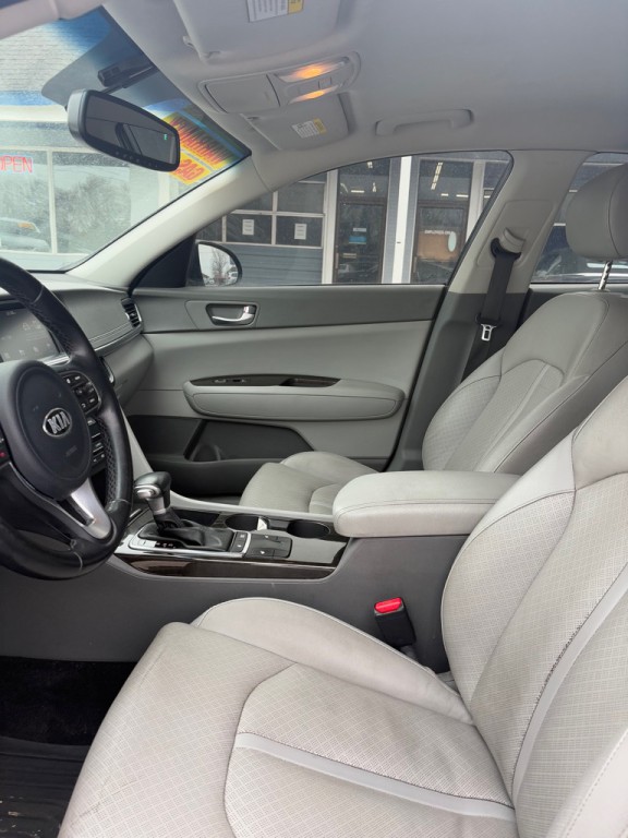 2017 Kia Optima Image 9