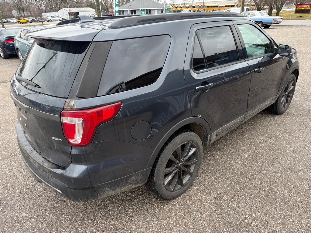 2017 Ford Explorer Image 6