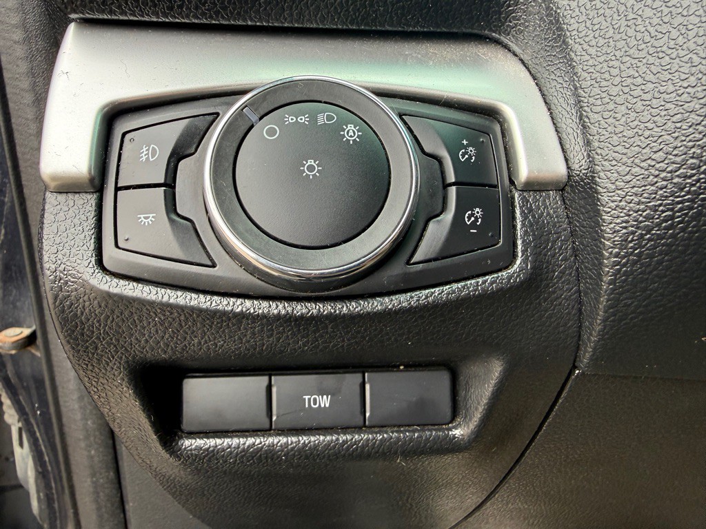 2017 Ford Explorer Image 23