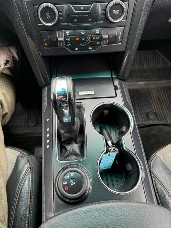 2017 Ford Explorer Image 28