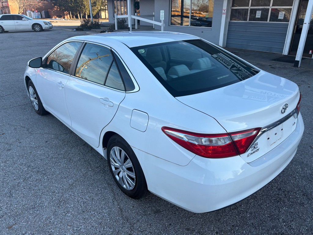 2015 Toyota Camry Image 4
