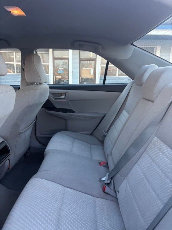 2015 Toyota Camry Image 11