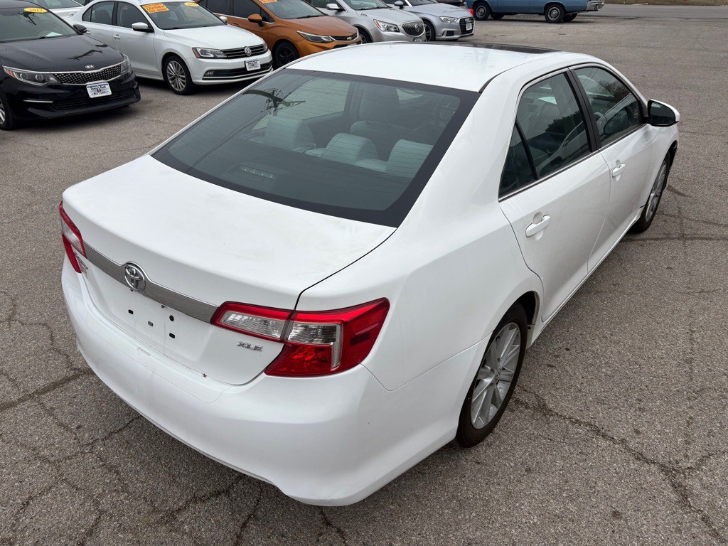 2014 Toyota Camry Image 4