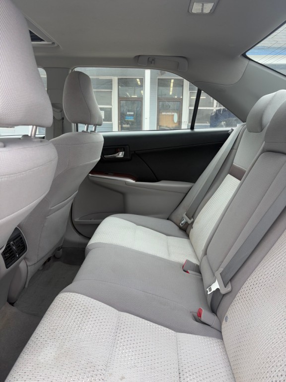 2014 Toyota Camry Image 12