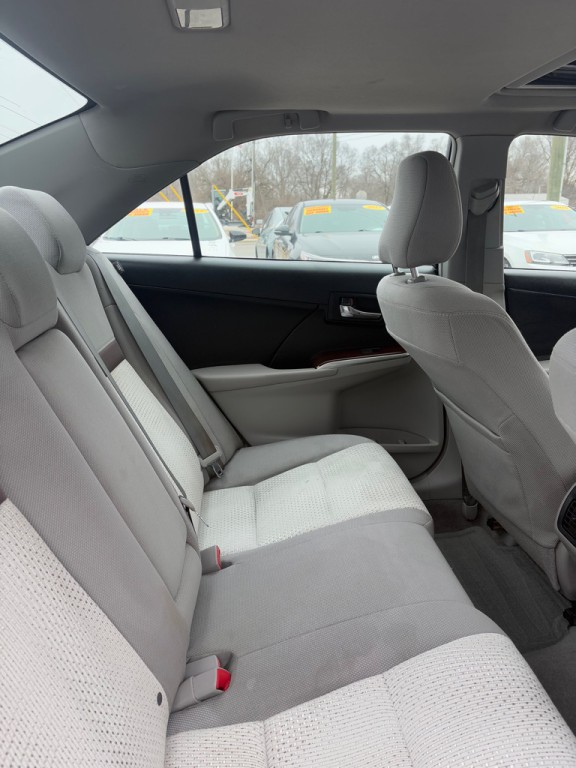 2014 Toyota Camry Image 13