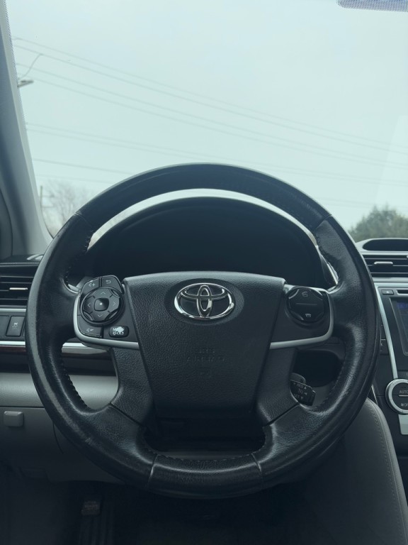 2014 Toyota Camry Image 18