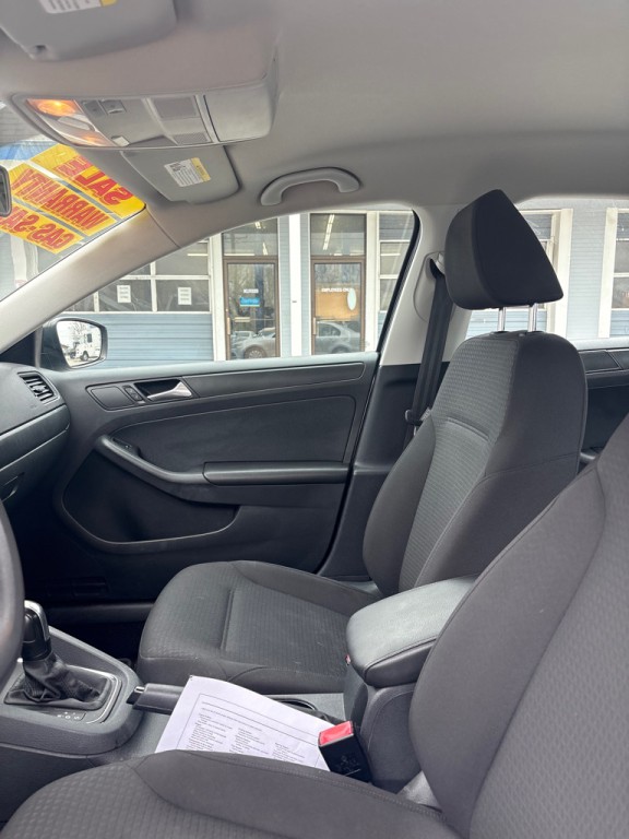 2016 Volkswagen Jetta Image 9