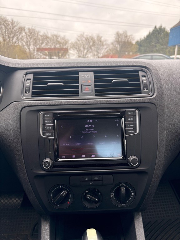 2016 Volkswagen Jetta Image 18