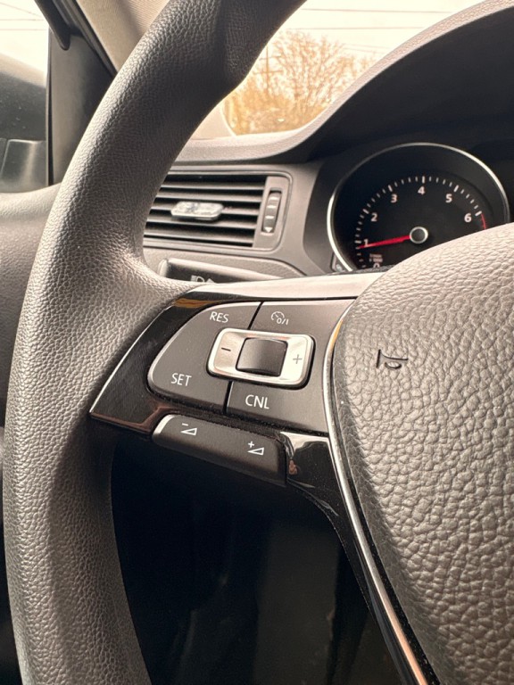 2016 Volkswagen Jetta Image 19