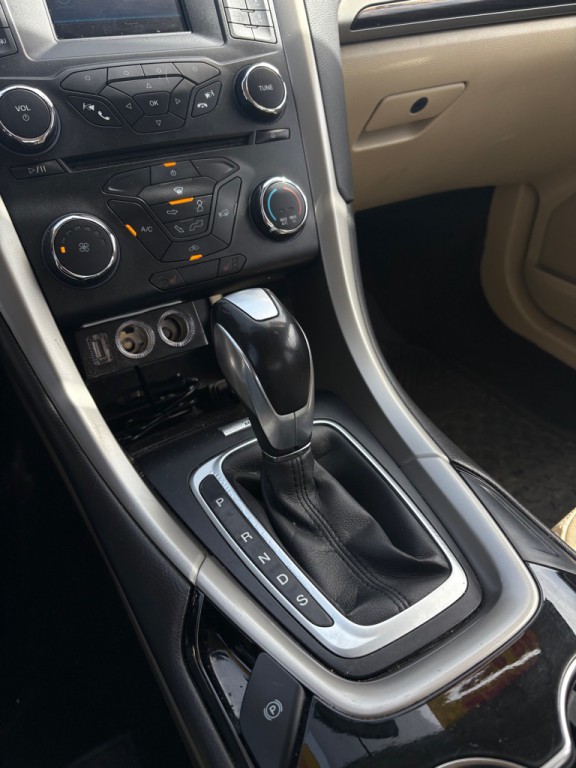 2014 Ford Fusion Image 19