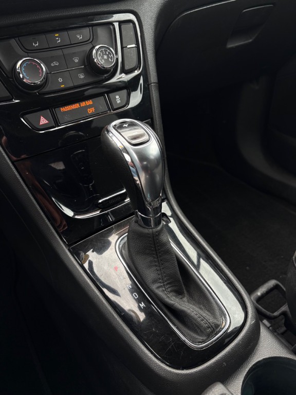 2019 Buick Enclave Image 18