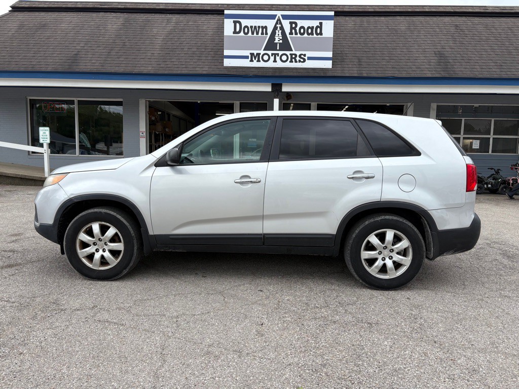 2011 Kia Sorento Image 2