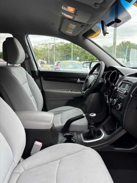 2011 Kia Sorento Image 14