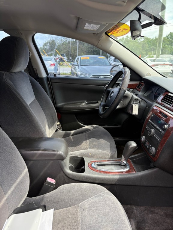 2009 Chevrolet Impala Image 14