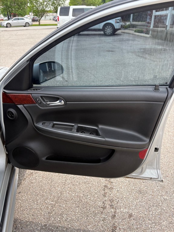 2009 Chevrolet Impala Image 15
