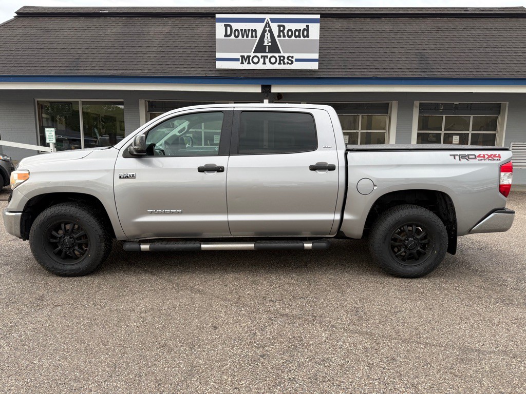 2017 Toyota Tundra Image 2
