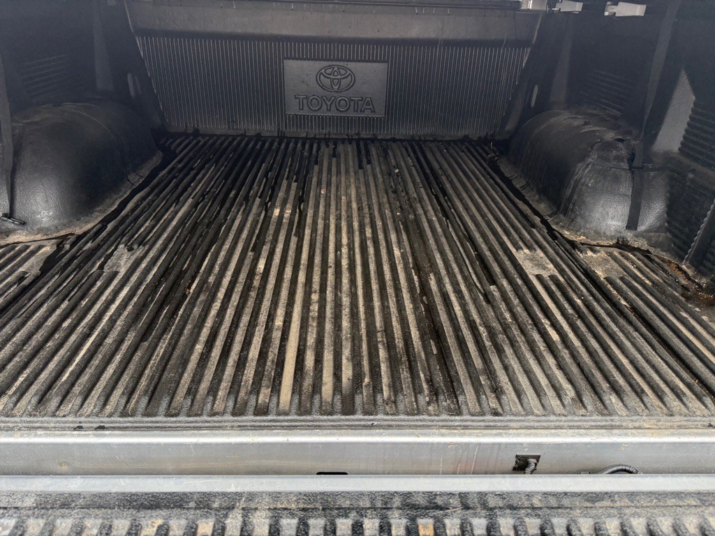 2017 Toyota Tundra Image 10
