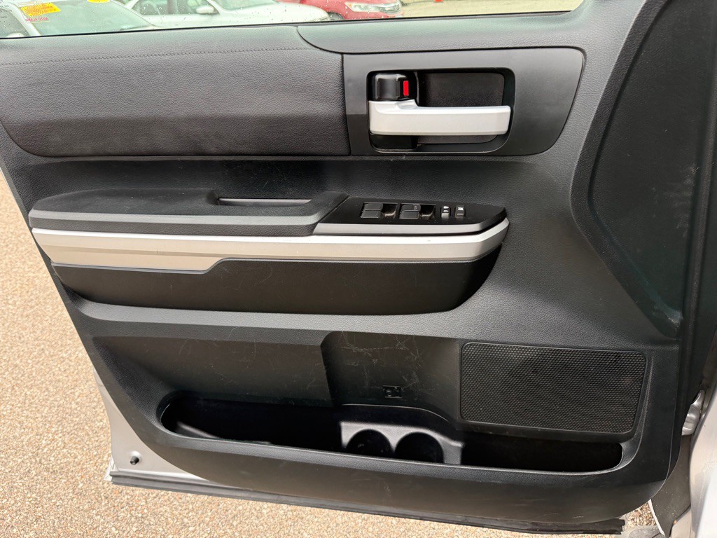 2017 Toyota Tundra Image 17