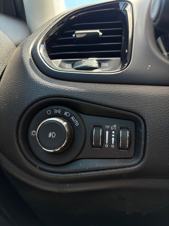 2018 Jeep Renegade Image 21