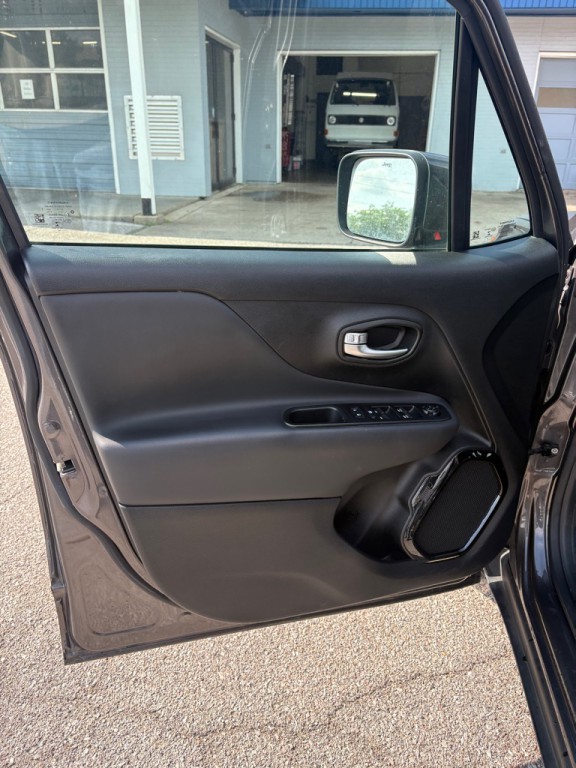 2018 Jeep Renegade Image 23