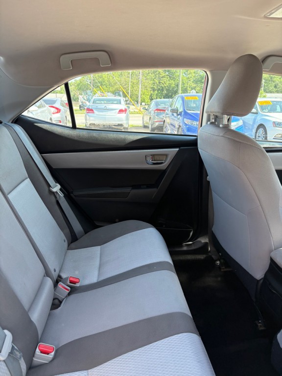 2017 Toyota Corolla Image 11