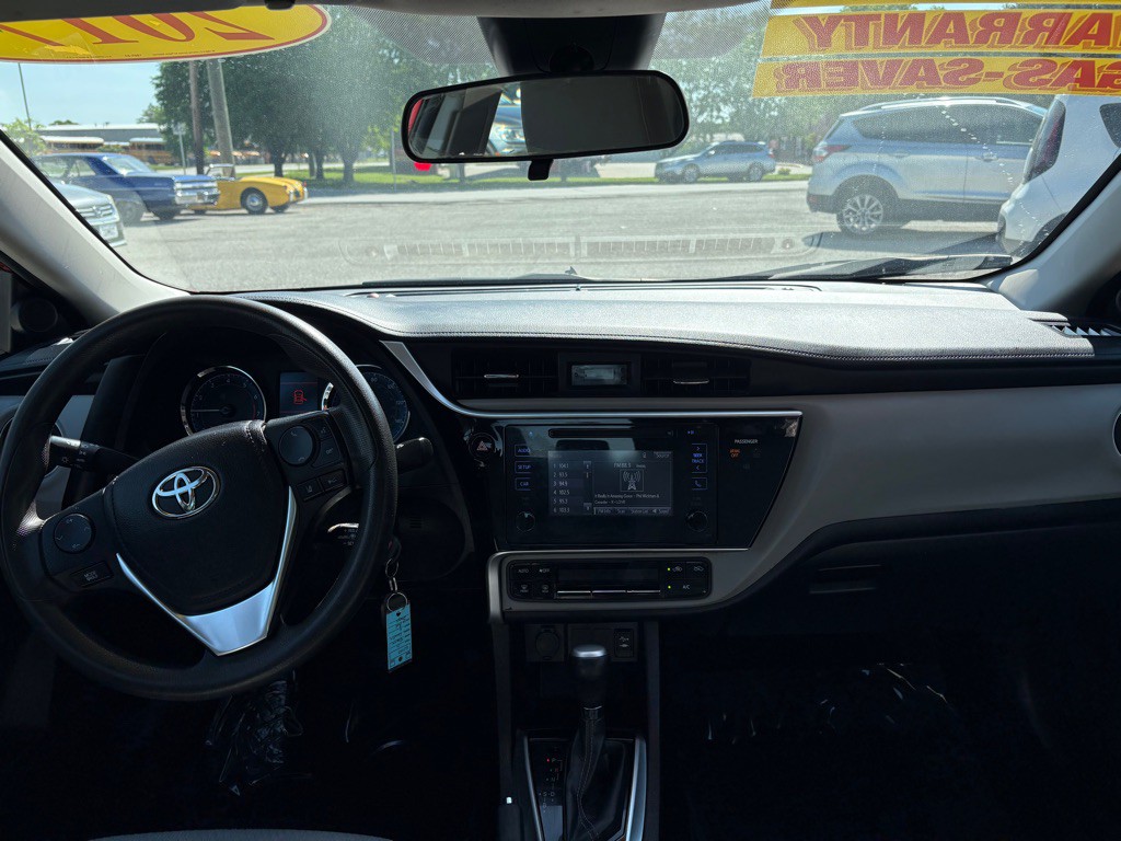 2017 Toyota Corolla Image 12