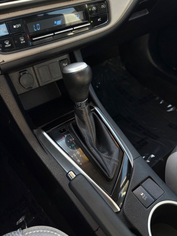 2017 Toyota Corolla Image 16
