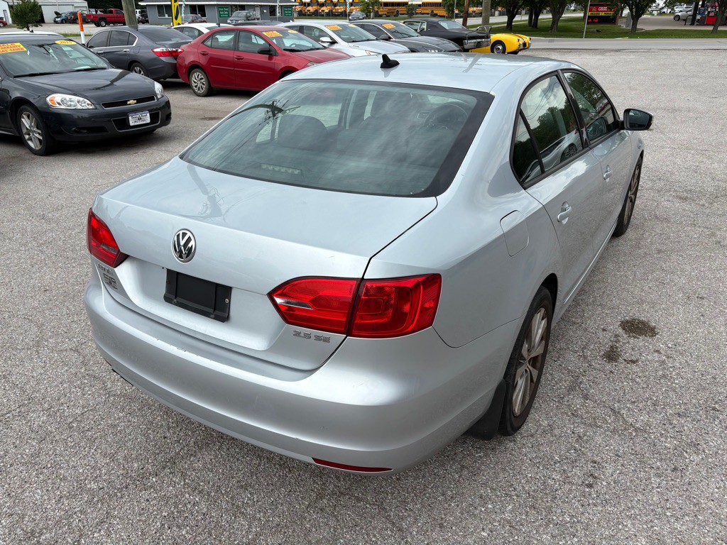 2012 Volkswagen Jetta Image 4