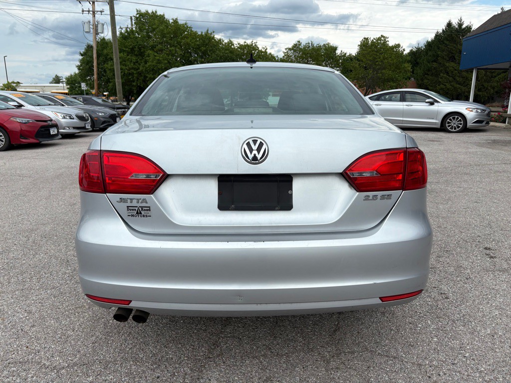 2012 Volkswagen Jetta Image 5