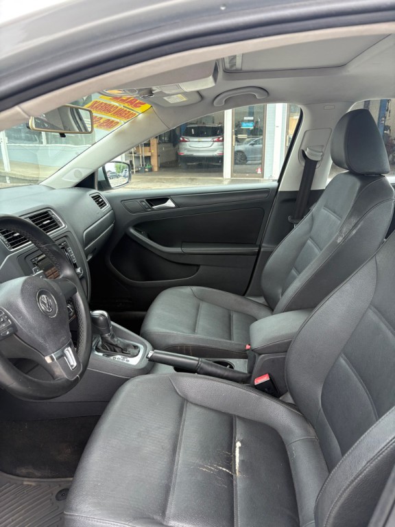 2012 Volkswagen Jetta Image 9