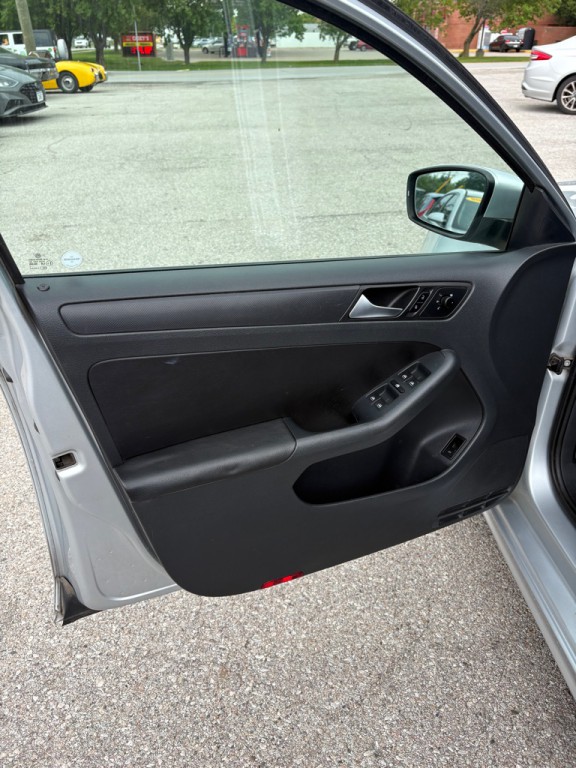 2012 Volkswagen Jetta Image 10