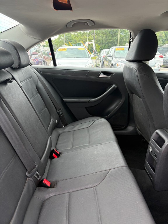 2012 Volkswagen Jetta Image 12