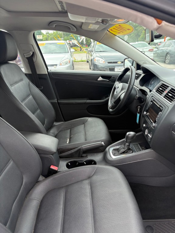 2012 Volkswagen Jetta Image 13