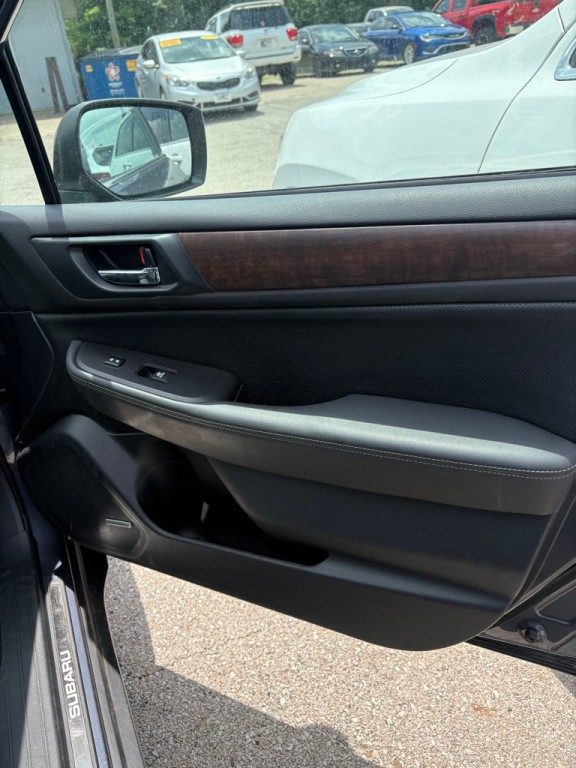 2015 Subaru Outback Image 16
