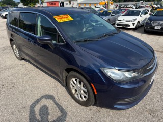 Image for 2020 Chrysler Voyager LX ID: 7525028