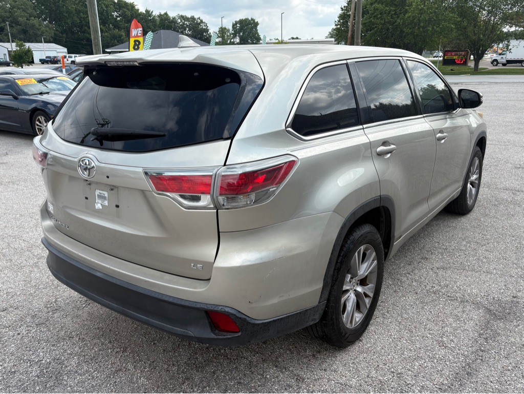 2015 Toyota Highlander Image 4