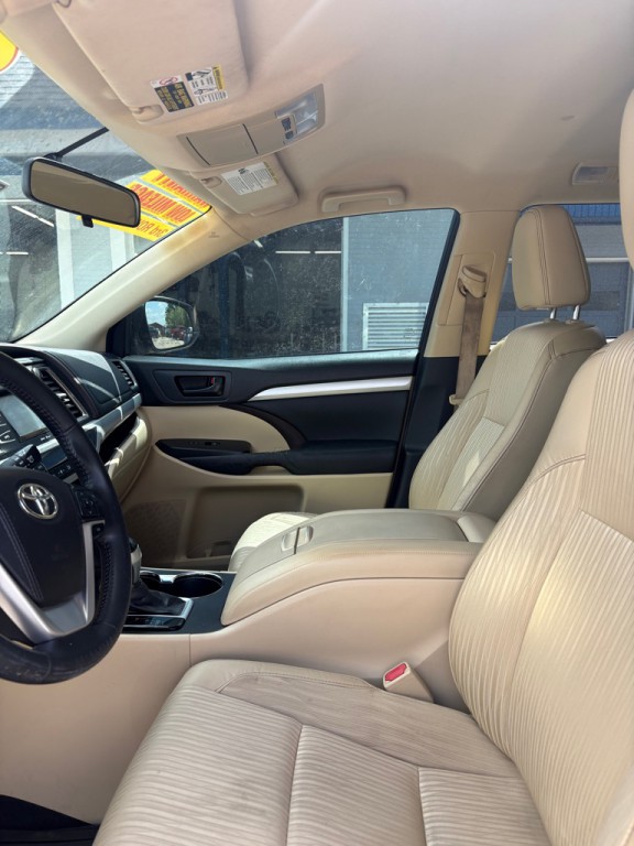 2015 Toyota Highlander Image 9