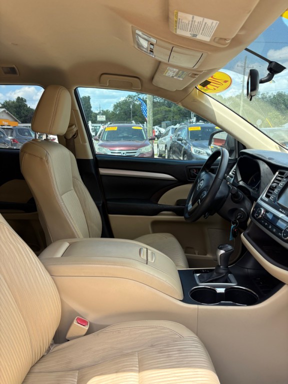 2015 Toyota Highlander Image 16