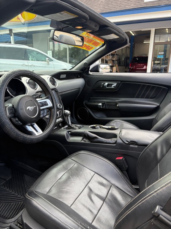 2017 Ford Mustang Image 12