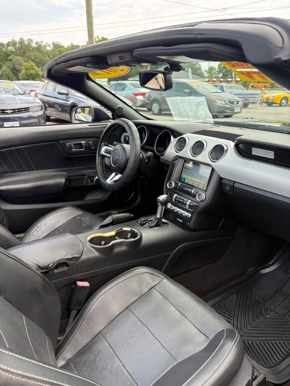 2017 Ford Mustang Image 14