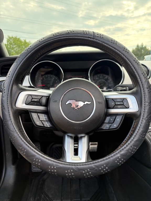 2017 Ford Mustang Image 16