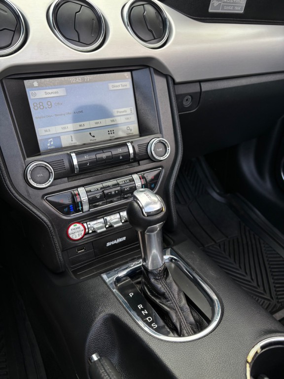 2017 Ford Mustang Image 17