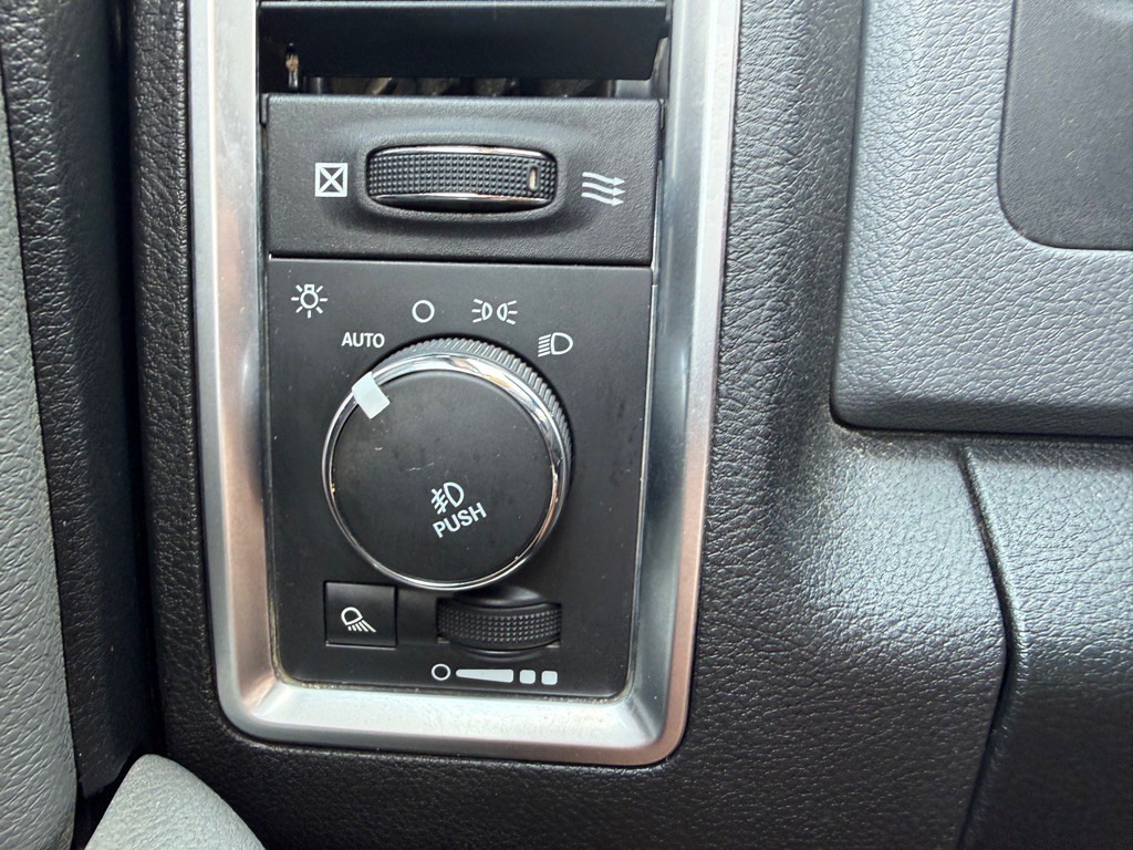 2014 RAM 1500 Image 21