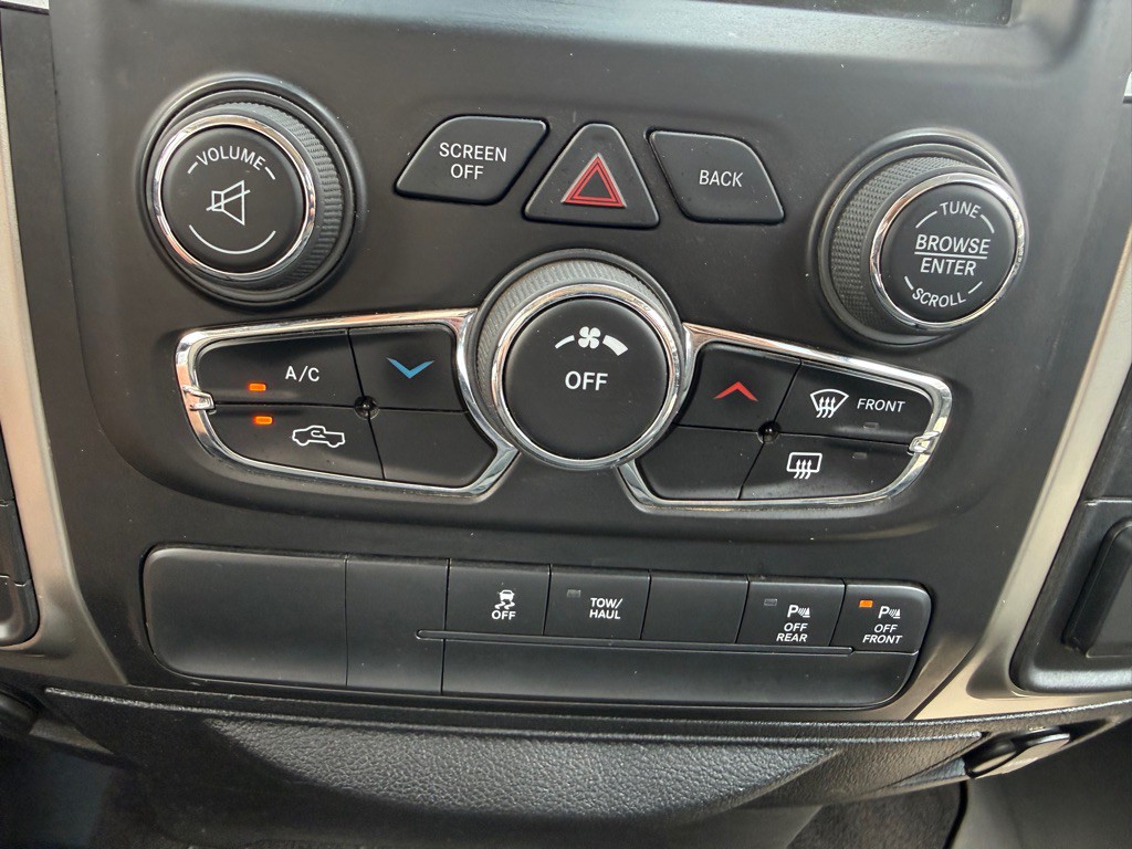 2014 RAM 1500 Image 25