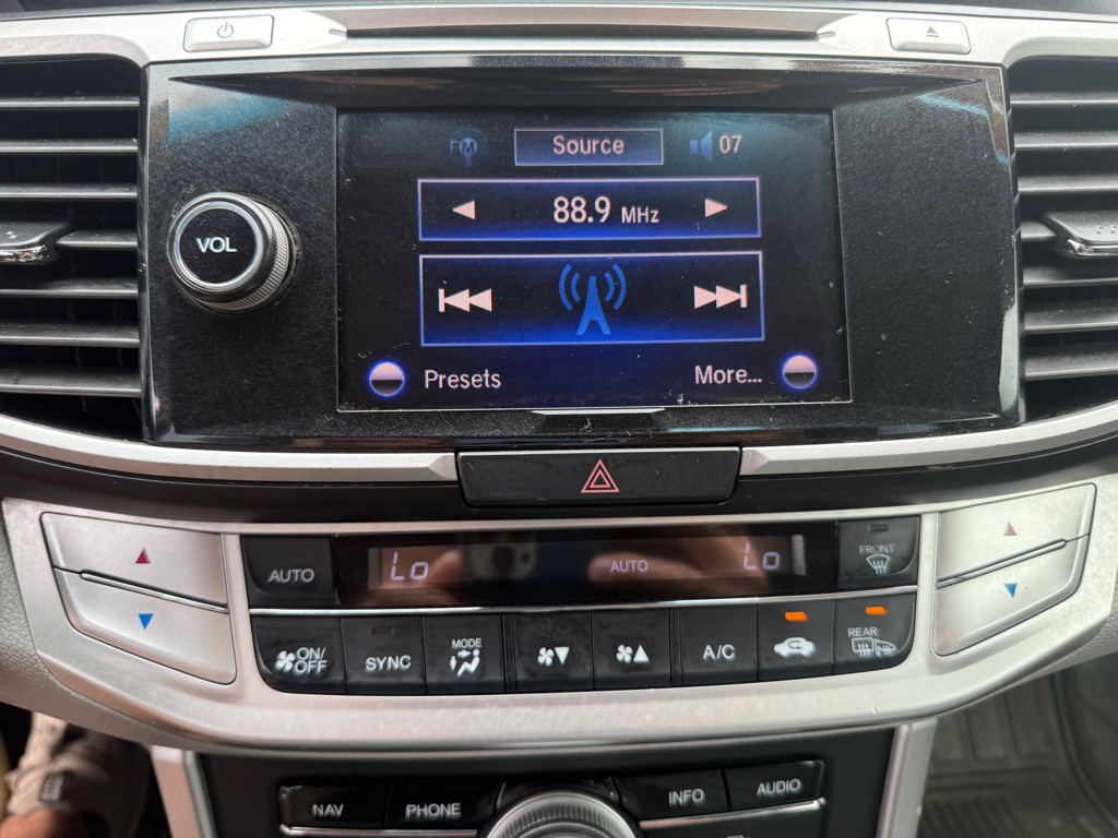 2014 Honda Accord Image 18